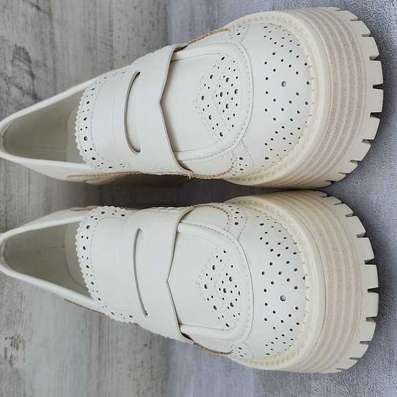 NWOT MIA DEENA HEELED LOAFER - Picture 2 of 9